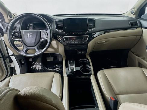 Used 2022 Honda Pilot Touring image 17