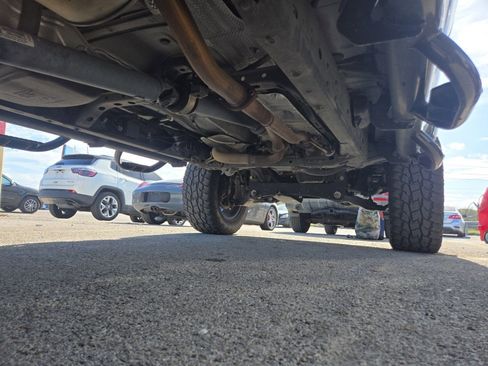 Used 2017 Toyota Tacoma TRD Sport image 12