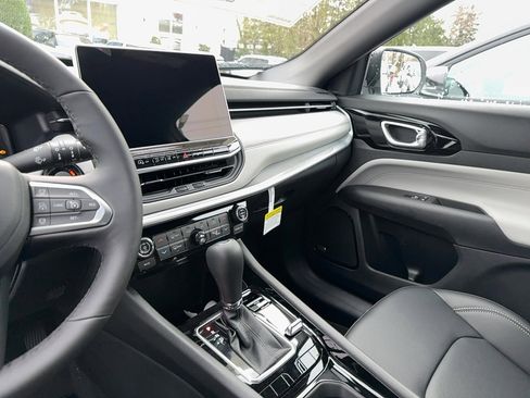 New 2026 Jeep Compass Limited image 11