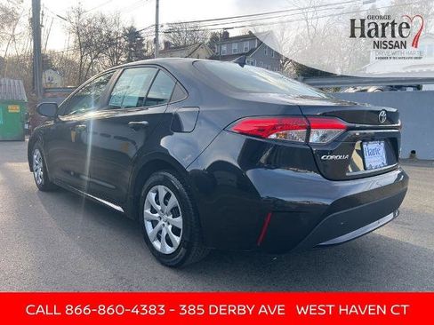 Used 2022 Toyota Corolla LE image 3