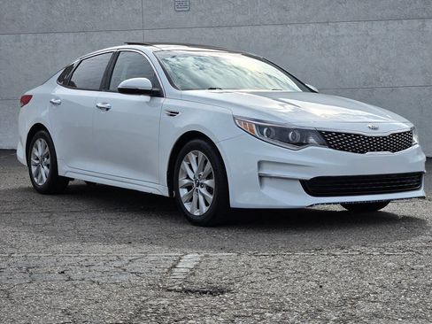 Used 2016 Kia Optima EX w/ Premium Package image 8