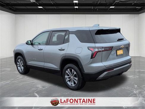 Used 2025 Chevrolet Equinox LT image 3