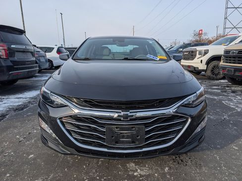 Used 2023 Chevrolet Malibu LT image 2
