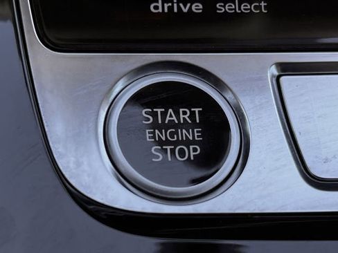 Used 2021 Audi Q8 Prestige w/ Prestige Package image 21