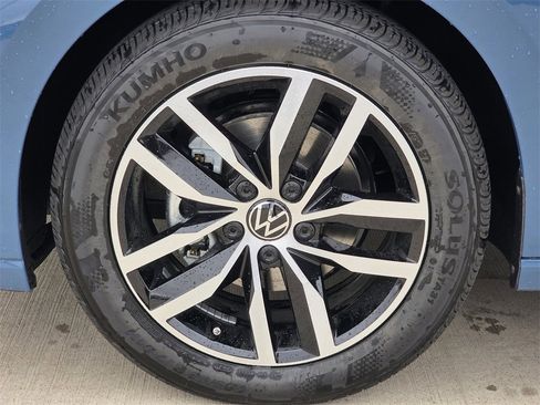 New 2026 Volkswagen Jetta SE image 8