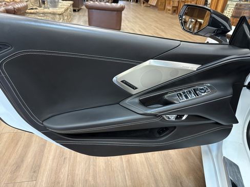 Used 2023 Chevrolet Corvette Stingray Premium Conv w/ Z51 Performance Package image 10