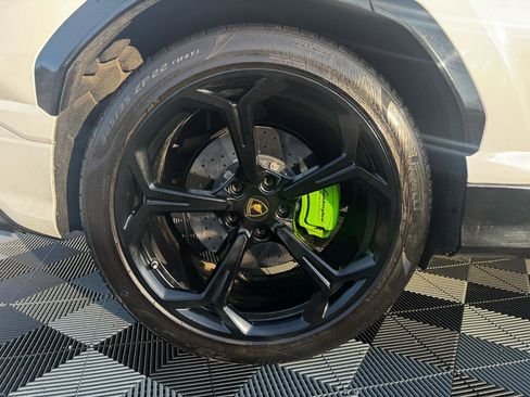 Used 2022 Lamborghini Urus image 58