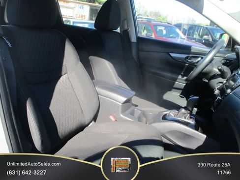 Used 2018 Nissan Rogue S AWD/4WD image 7