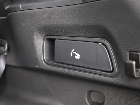 Used 2025 Mitsubishi Outlander AWD image 15