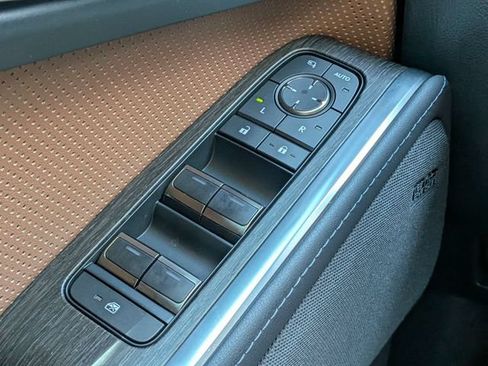 Used 2024 Lexus GX 550 w/ Accessory Package (Z1) AWD/4WD image 30