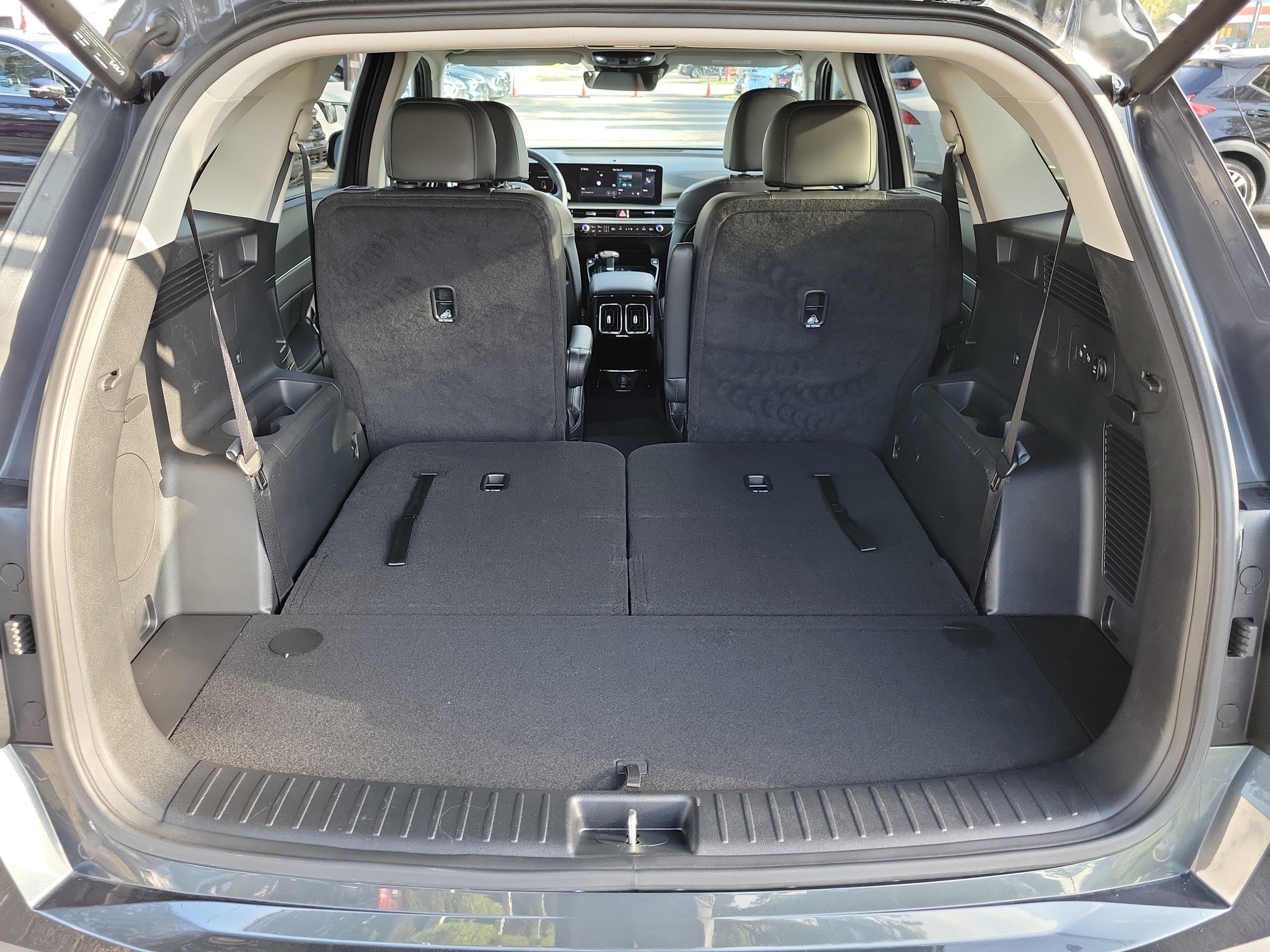 Certified 2025 Kia Sorento SX FWD image 12