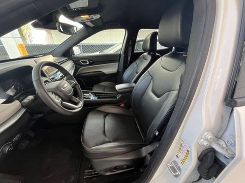 Used 2025 Jeep Compass Limited AWD/4WD image 28
