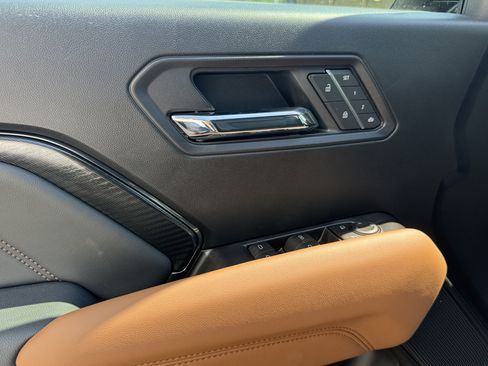 New 2026 GMC Canyon AT4 w/ Technology Plus Package AWD/4WD image 18