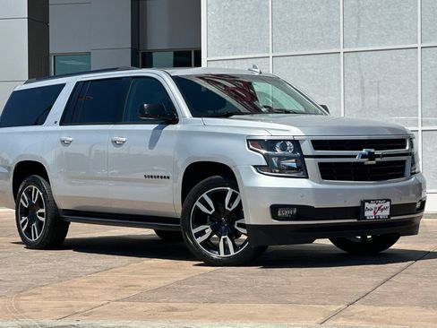 Used 2018 Chevrolet Suburban LT w/ Luxury Package AWD/4WD image 2