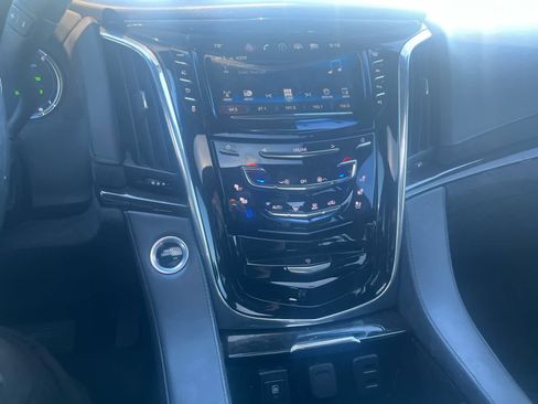 Certified 2018 Cadillac Escalade Platinum AWD/4WD image 9