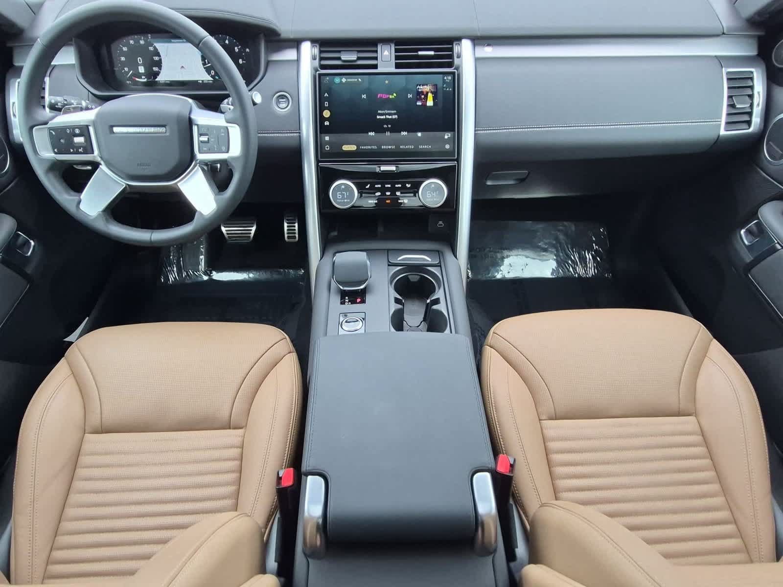 Certified 2025 Land Rover Discovery Dynamic SE AWD/4WD image 15