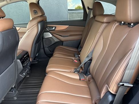 Used 2025 Acura MDX w/ Technology Package FWD image 6