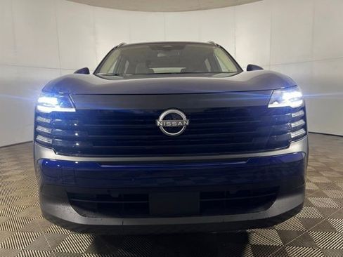 Used 2025 Nissan Kicks SV w/ SV Premium Package image 2