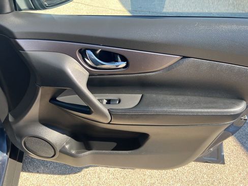 Used 2016 Nissan Rogue S image 21