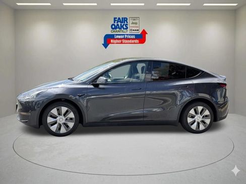 Used 2024 Tesla Model Y Long Range AWD/4WD image 11