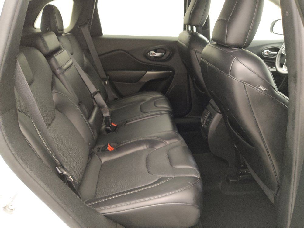 Used 2019 Jeep Cherokee Limited FWD image 19