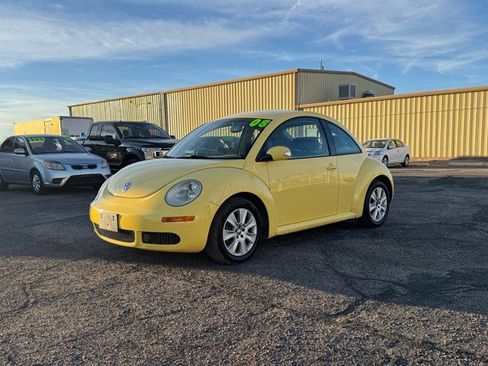 Used 2008 Volkswagen Beetle S image 2