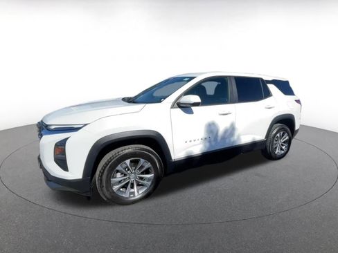 Used 2025 Chevrolet Equinox LT image 8