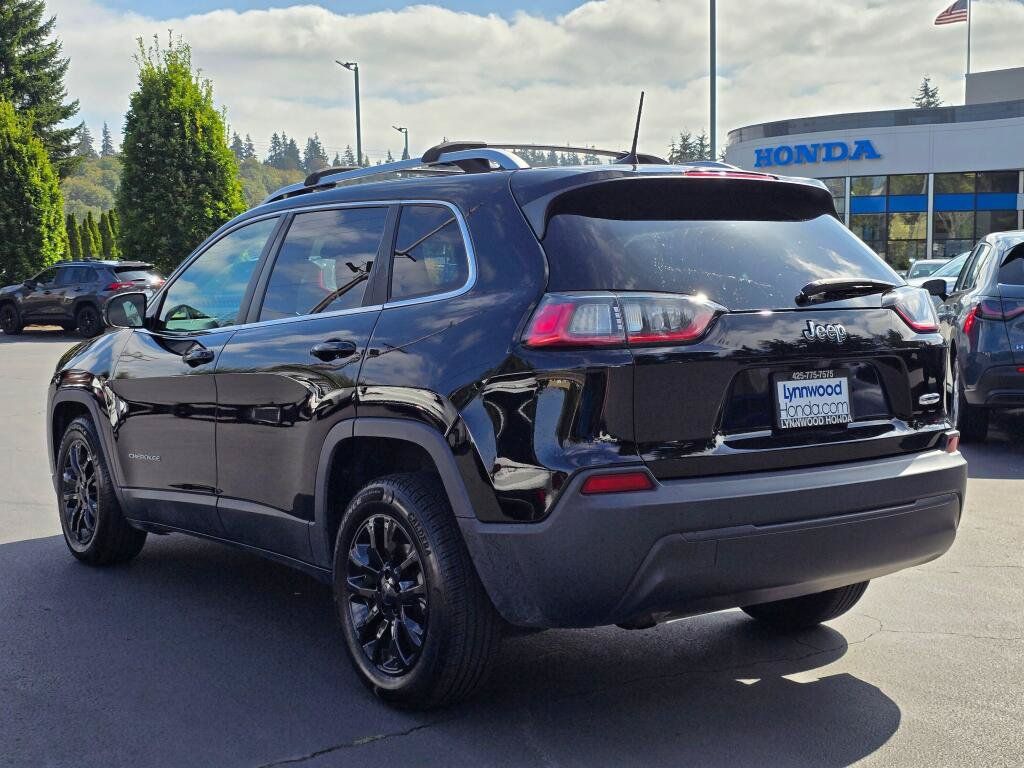 Used 2019 Jeep Cherokee Latitude w/ Cold Weather Group FWD image 15