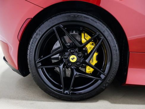 Used 2022 Ferrari F8 Tributo RWD image 28