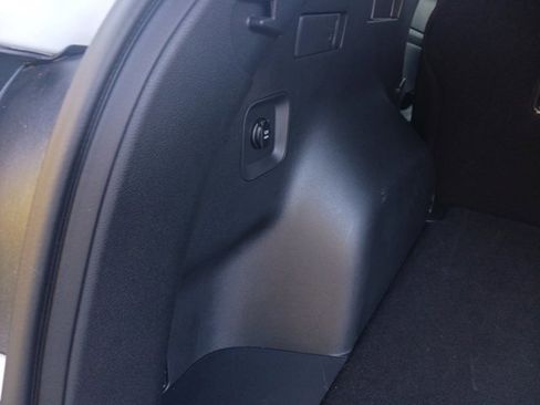 Used 2025 Kia Sportage SX image 31