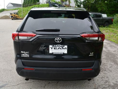 Used 2022 Toyota RAV4 LE AWD/4WD image 6