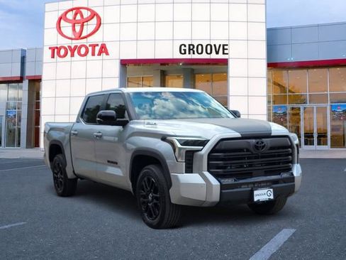 Used 2025 Toyota Tundra Limited AWD/4WD image 8