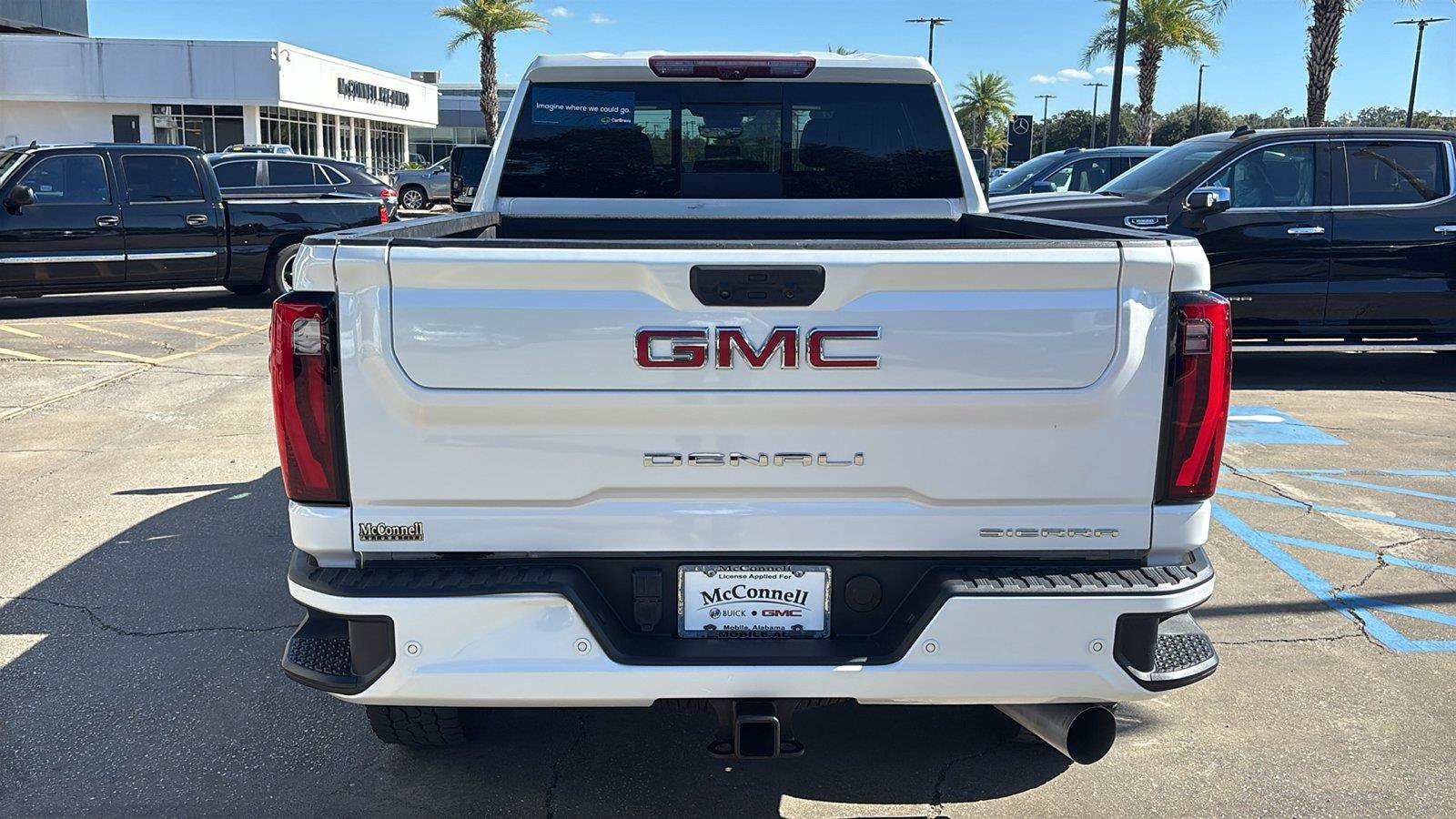Used 2024 GMC Sierra 2500 Denali w/ Denali Reserve Package AWD/4WD image 7