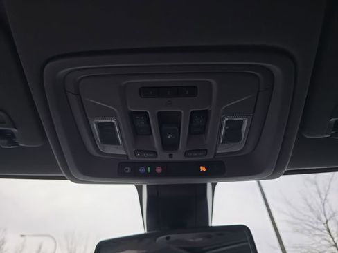 Certified 2022 GMC Sierra 3500 Denali image 22