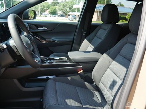 New 2027 Chevrolet Equinox LT FWD image 20