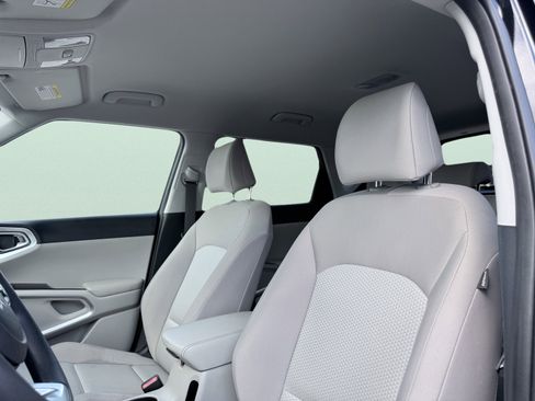 Used 2022 Kia Soul LX w/ Technology Package image 27