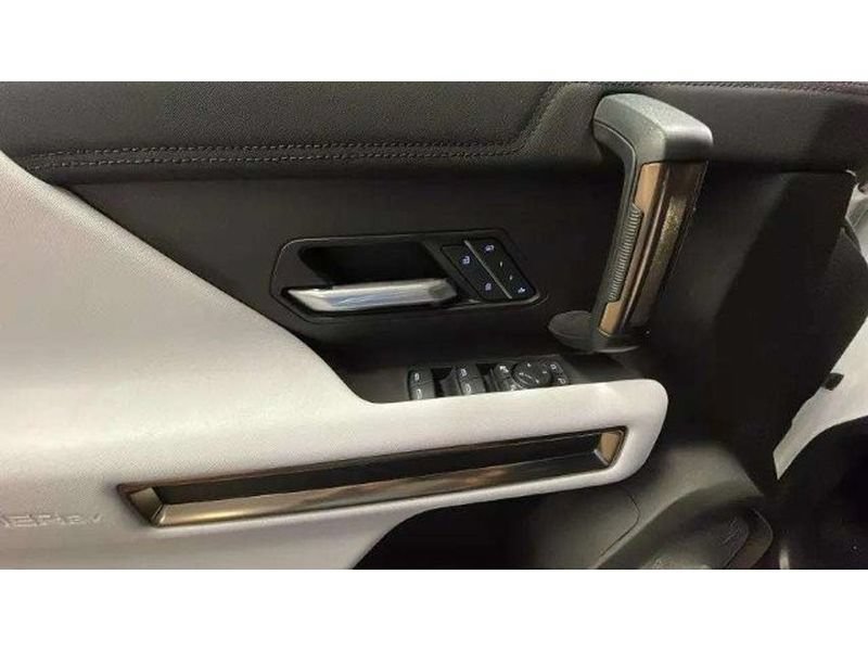 Used 2024 GMC Hummer EV 3X AWD/4WD image 8
