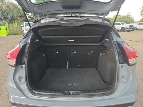 Used 2023 Nissan Kicks SR w/ SR Premium Package FWD image 17