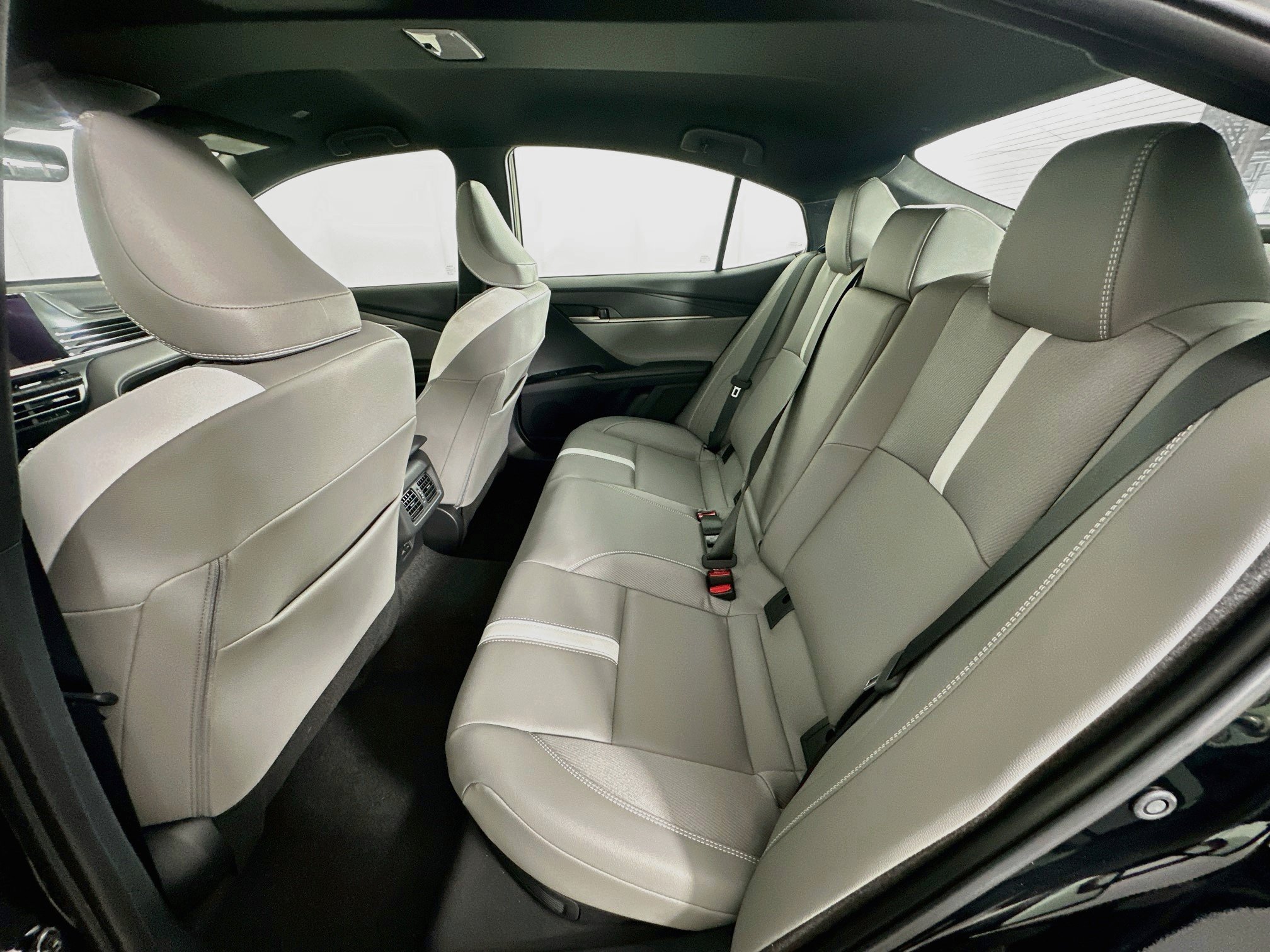 Used 2026 Toyota Camry SE w/ Convenience Package FWD image 27