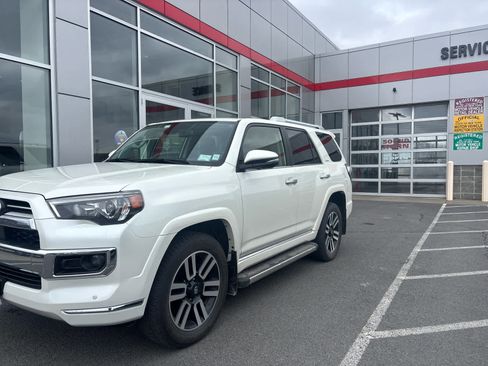 Used 2023 Toyota 4Runner Limited image 2