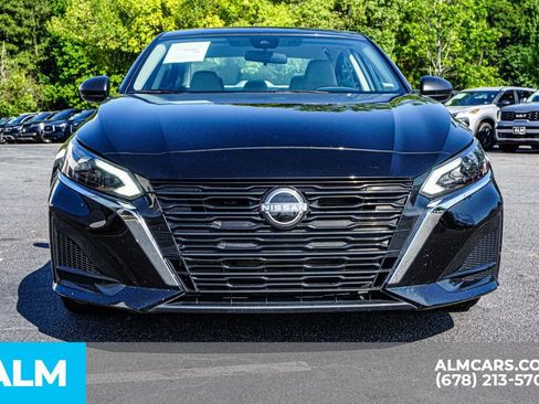 Used 2025 Nissan Altima 2.5 SV FWD image 9