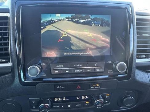 Used 2023 Nissan Frontier SV w/ SV Convenience Package image 18