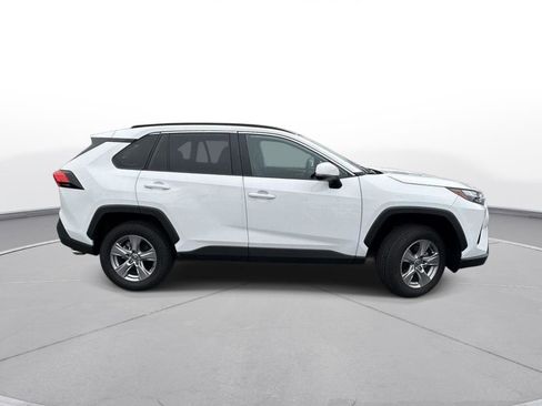 Used 2025 Toyota RAV4 XLE w/ Convenience Package image 5
