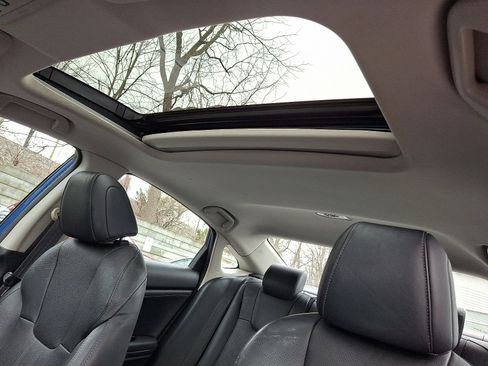 Certified 2020 Honda Insight Touring image 12