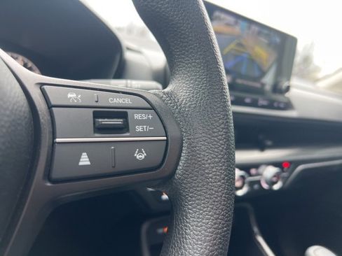 Used 2025 Honda CR-V EX image 18