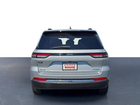 Used 2023 Jeep Grand Cherokee Laredo image 8