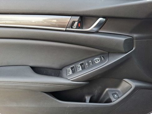 Used 2020 Honda Accord Sport image 13