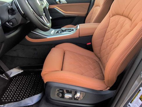 New 2026 BMW X7 xDrive40i w/ Premium Package AWD/4WD image 17