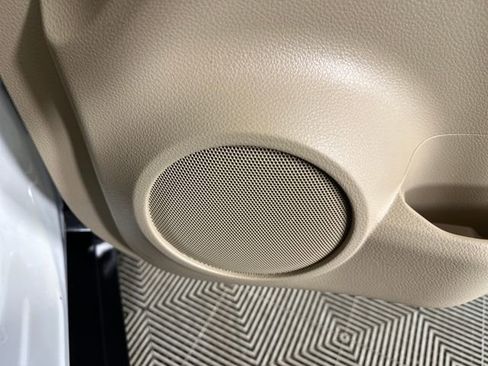 Used 2016 Nissan Rogue SV w/ SV Premium Package image 29