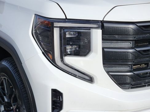 Used 2023 GMC Sierra 1500 Pro w/ Graphite Edition image 10